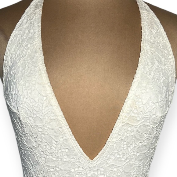 H&M sexy ivory lace halter bodysuit with plunge neckline size 10 - Picture 3 of 8